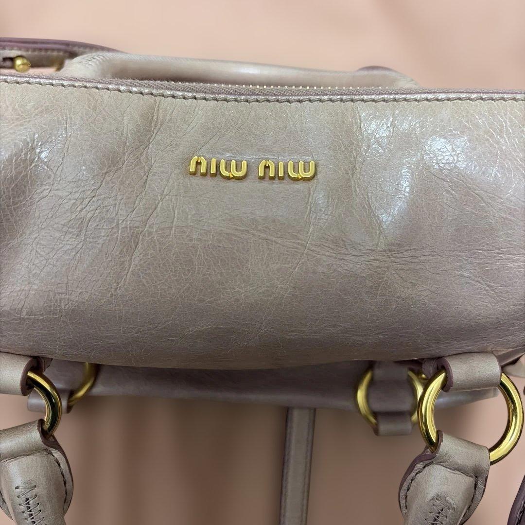 MIU MIU ライトピンク レザー ハンドバッグ