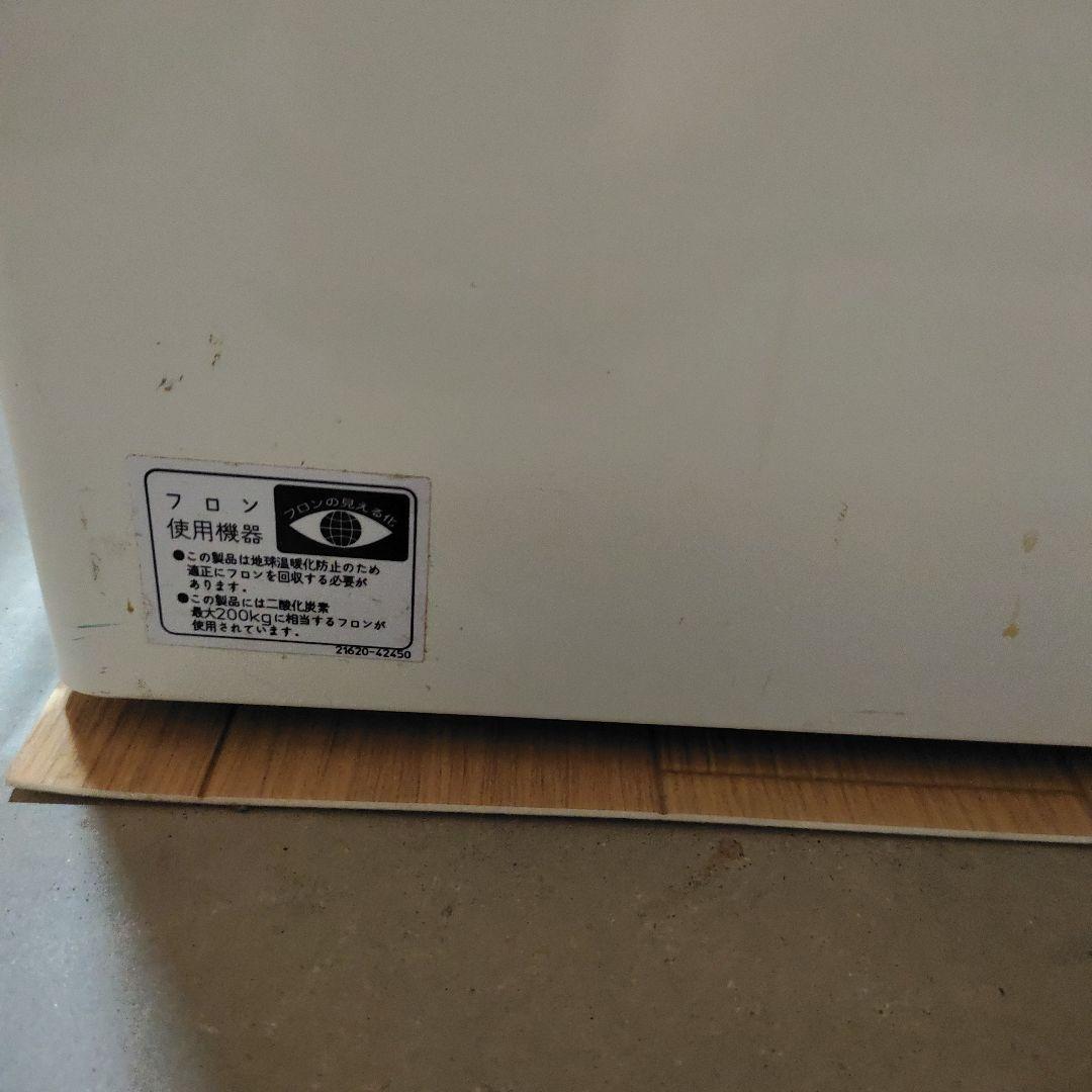 コンパクト　冷凍庫　サンデン　ホワイト