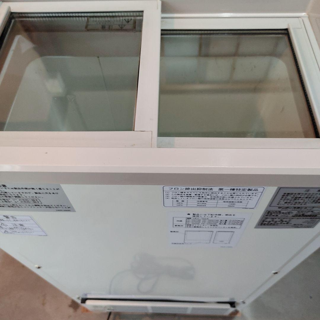 コンパクト　冷凍庫　サンデン　ホワイト