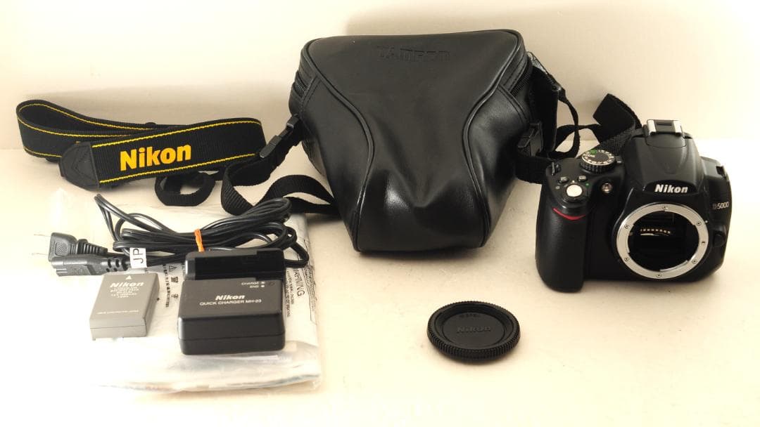 中古美品 Nikon ニコン D5000ボディ SC:1215回