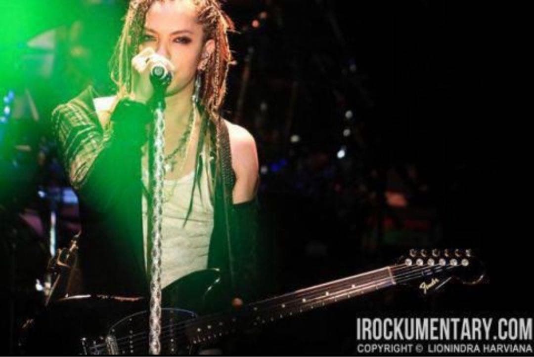 世界限定30本 Fender JAPAN MG69 HYDEモデル 極美品 送込