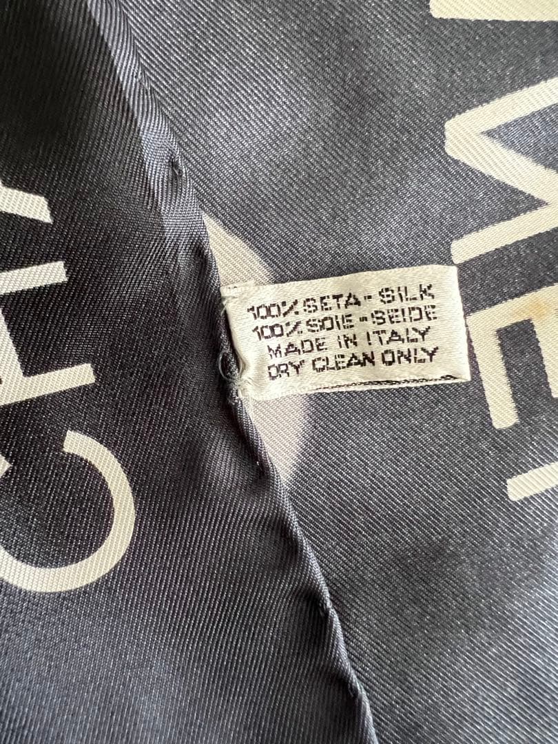 シャネル大判スカーフ