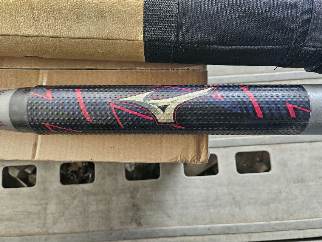 ミズノ ビヨンド メガキング2 ソフトボール　　 専用ケース付 85cm　バット