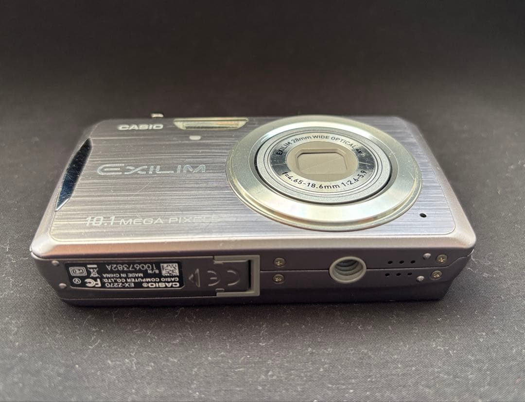 CASIO EX-Z270 コンパクトデジタルカメラ