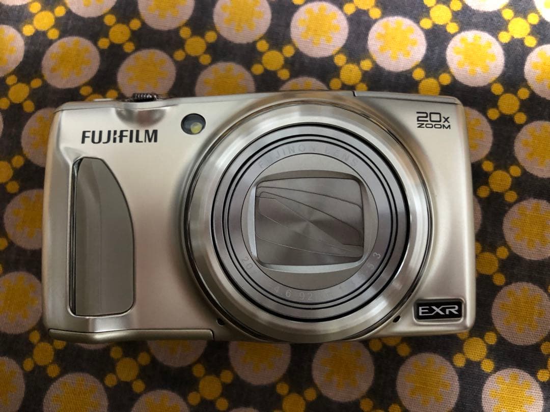 (超美品)Fujifilm F900 EXRコンパクトデジタルカメラ