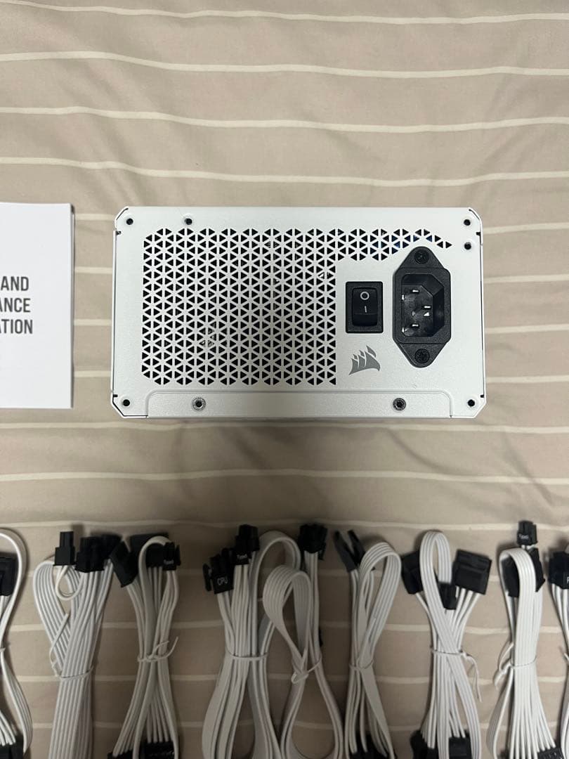 【新品未使用】Corsair RM850x SHIFT White 850W