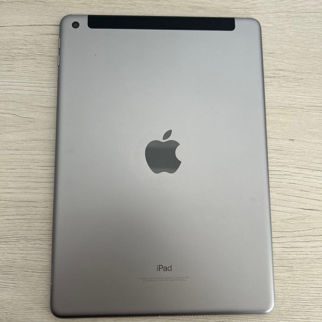 Apple iPad 5世代　128GBシルバー 本体