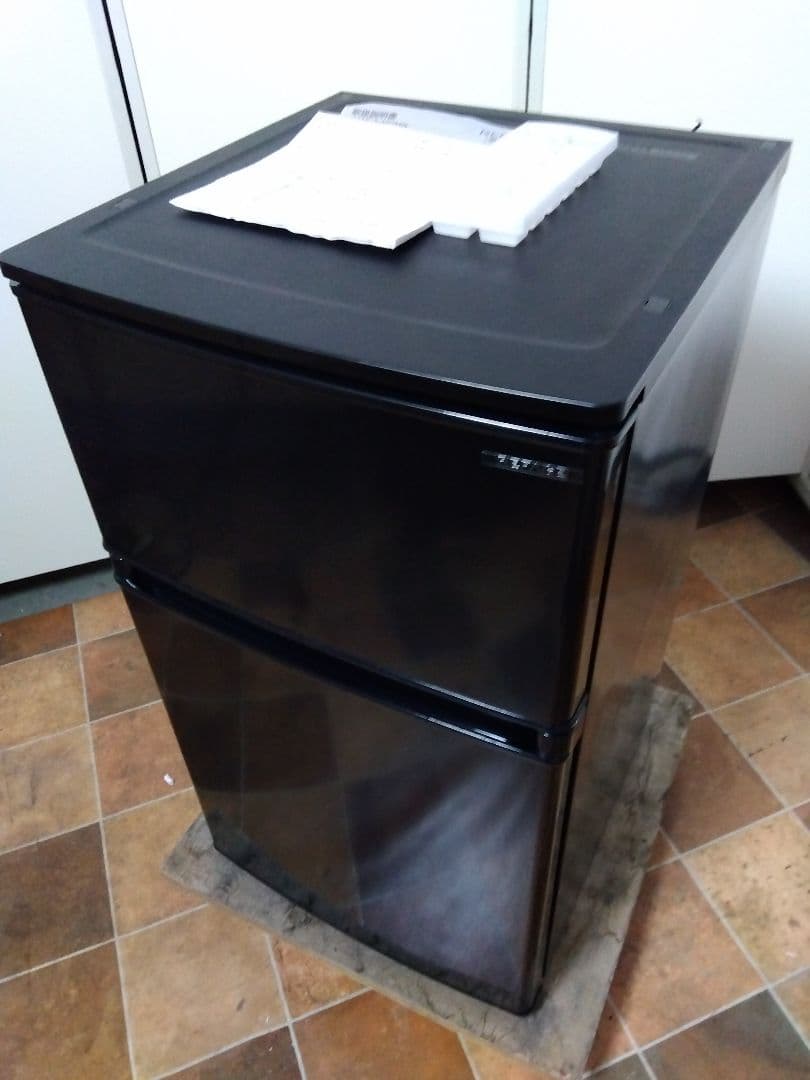 美品 ヤマダ 2ドア冷蔵庫 REFAGE YRZ-C09MK 2025年製