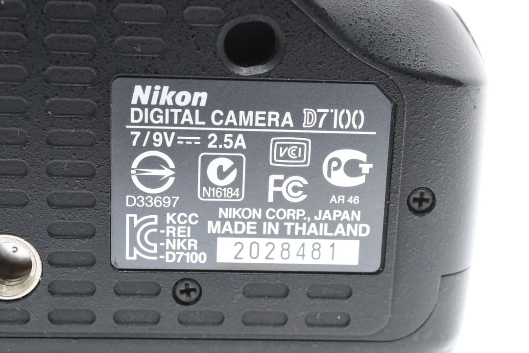 美品 Nikon D7100 iPhone＆アンドロイド写真転送OK #8146