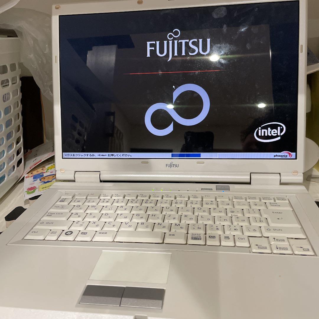 NEC ノートパソコン　白