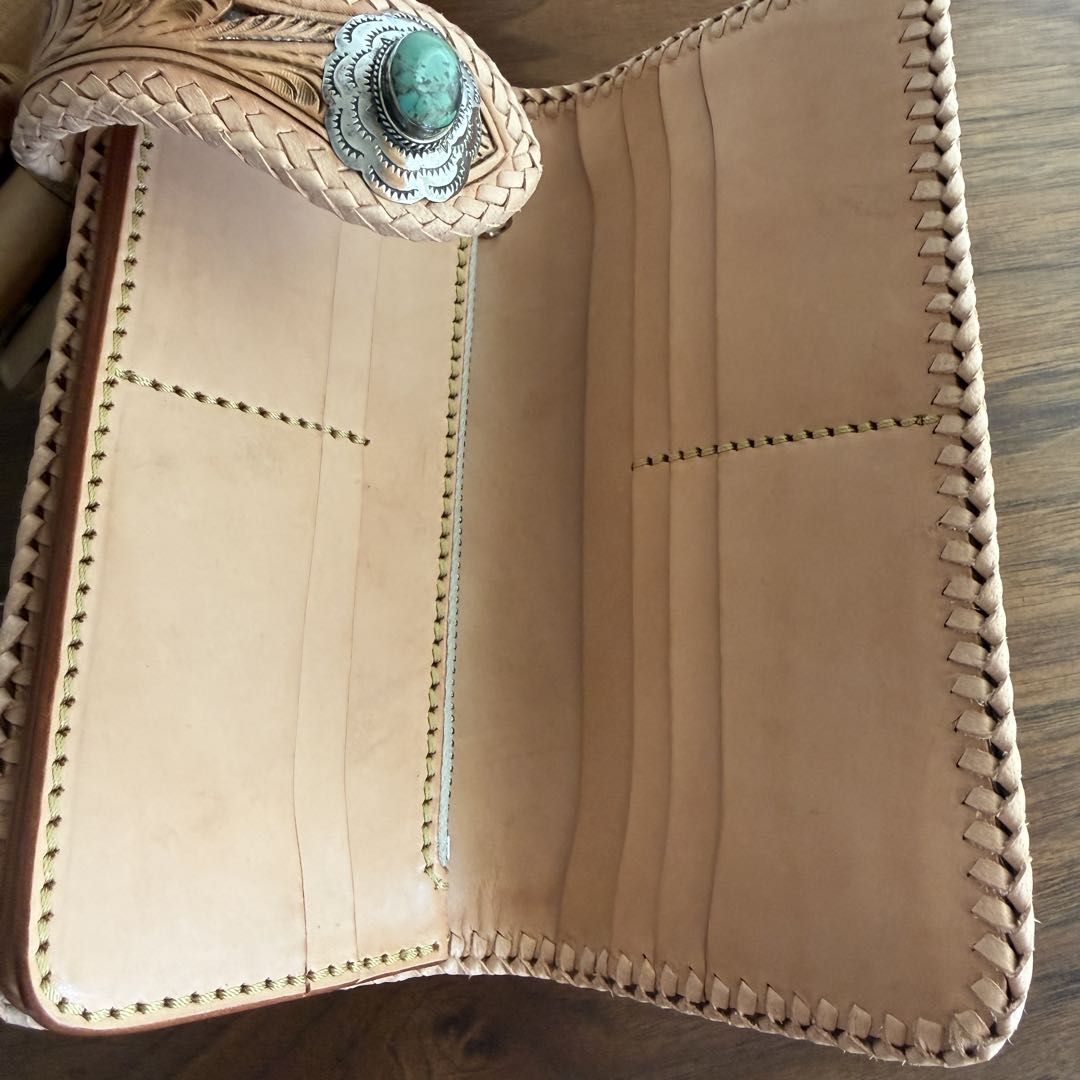 【訳アリ格安品】Carving Wallet ターコイズ本革 財布 店頭品　本物