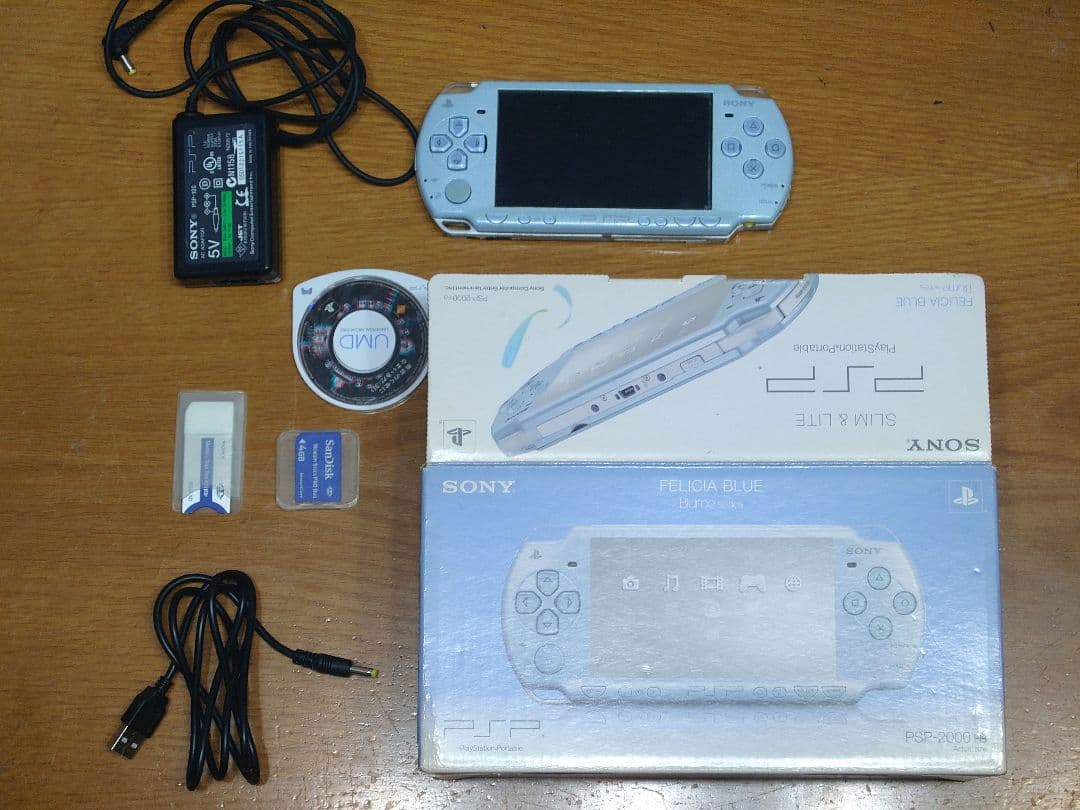 SONY PSP-2000 FB 中古　箱付き