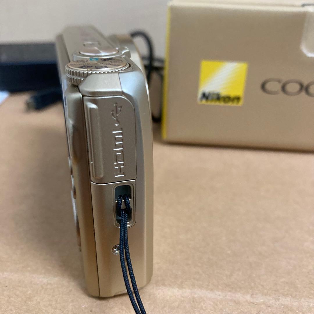 コンパクトデジタルカメラ　NIKON COOLPIX S7000 ゴールド