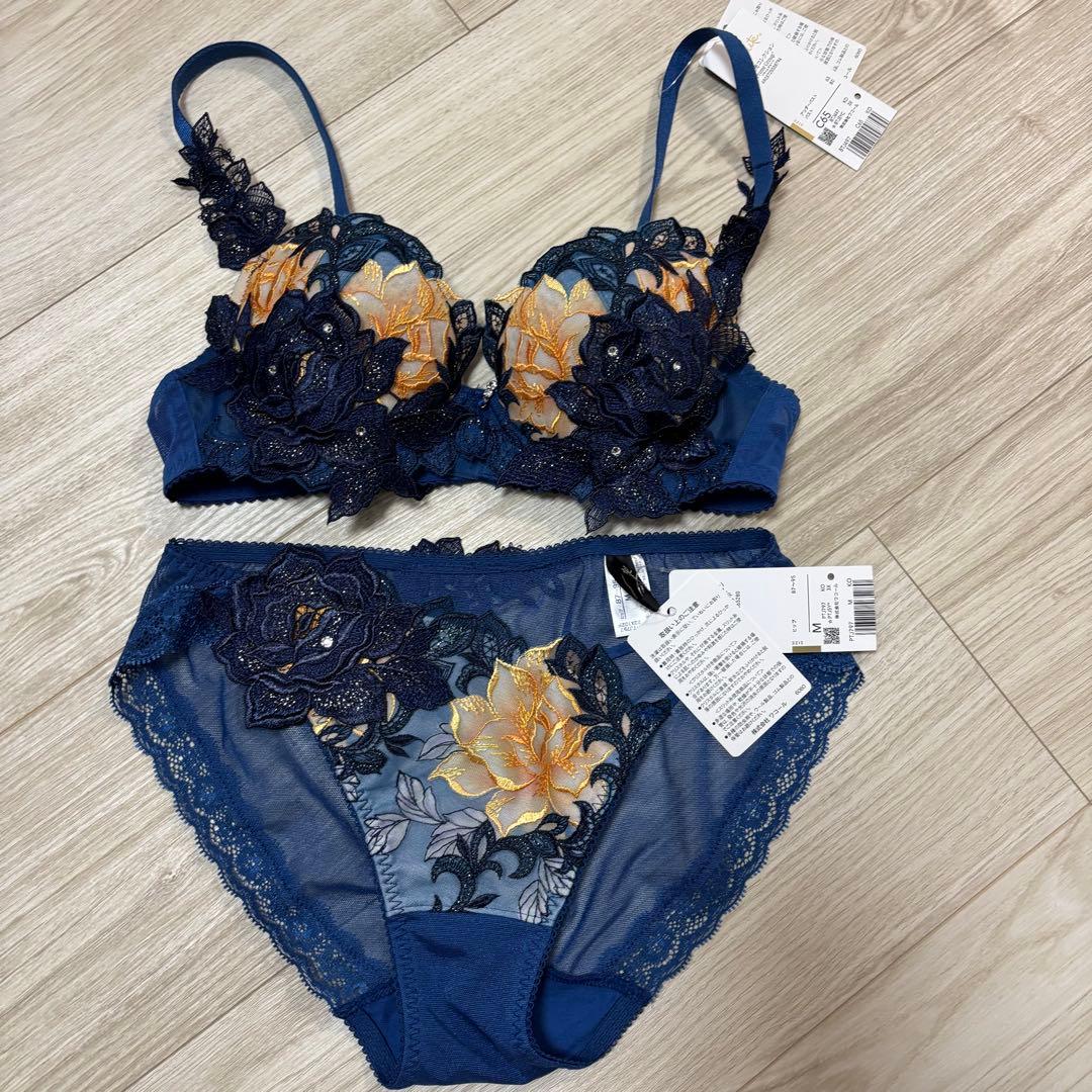 専用です！ワコール サルート　店舗限定　97G マレフィセント C65セット