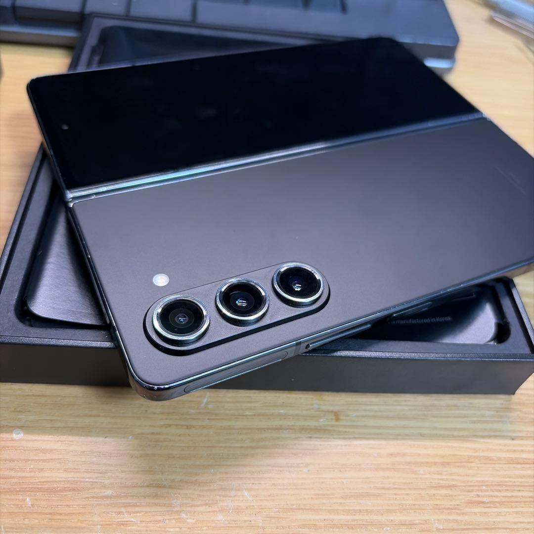 Galaxy Z Fold5 512GB クリーム SIMフリー SCG22