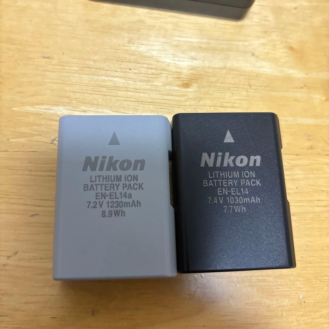 Nikon D5100 ＋AF-S 18-200mm おまけ多数