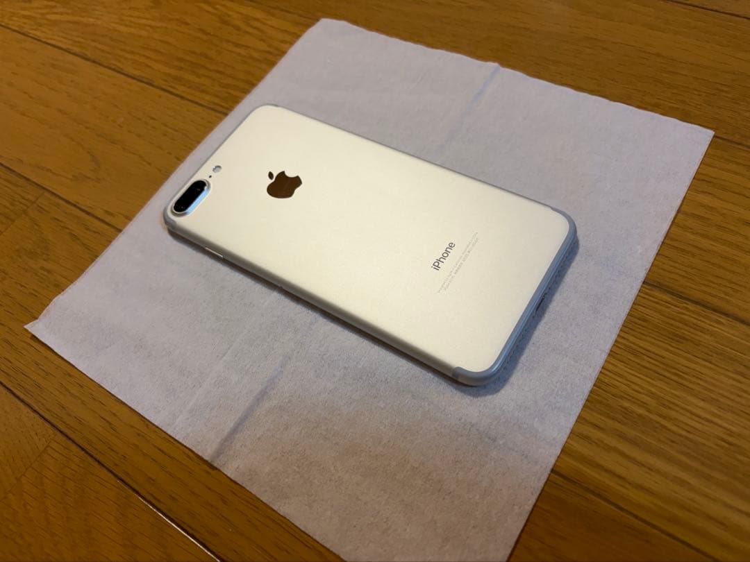 Apple iPhone 7 Plus 128GB シルバー