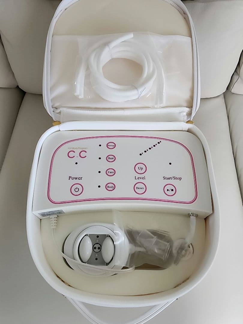 セルライト除去。脂肪吸引マシーン。M.K.BodyProgram C.C 美容器