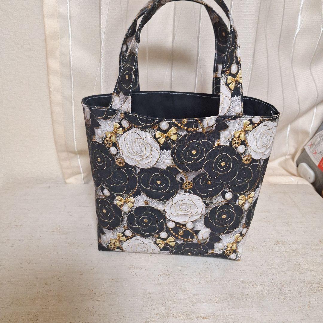 激レアポメラニアンパネル生地　ハンドメイド　ミニバック