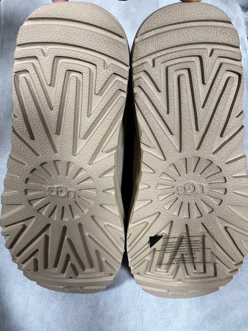 お値下げ【新品】UGG W CLASSIC MINI CRESCENT ブーツ