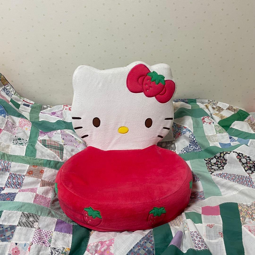 ハローキティ　苺キティ　座椅子