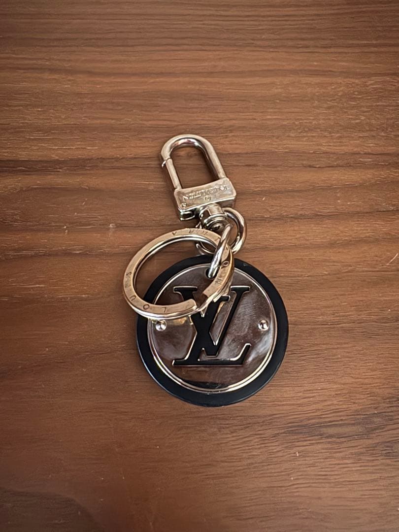 ルイヴィトン　キーホルダー・LV サークル