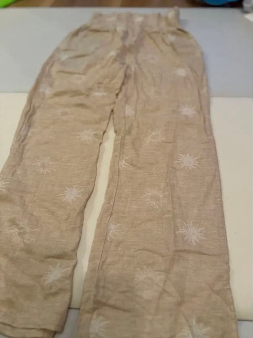 MALI RAJ ベージュ 太陽模様 パジャマセット