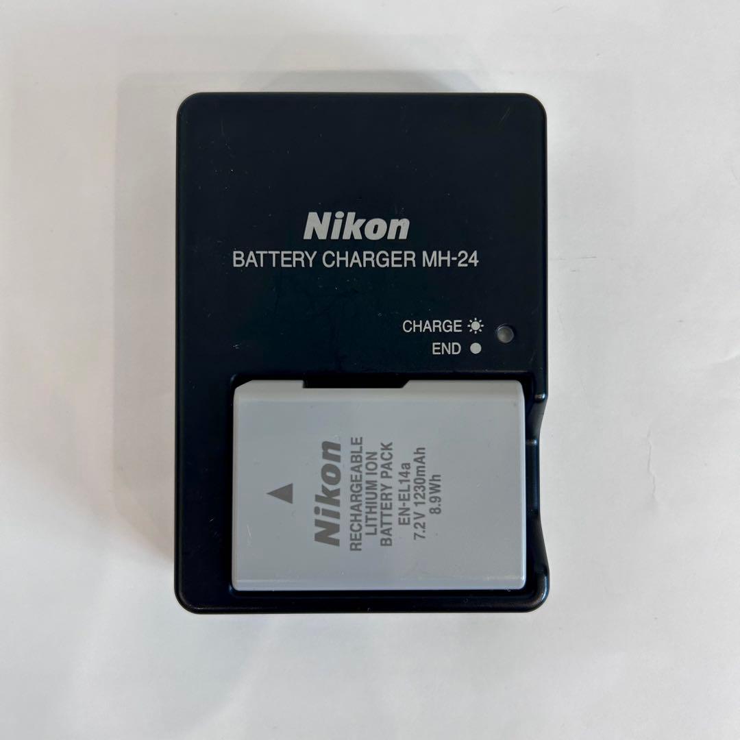 【初心者向け】Nikon D5600 デジタル一眼レフカメラ　ダブルズームキット