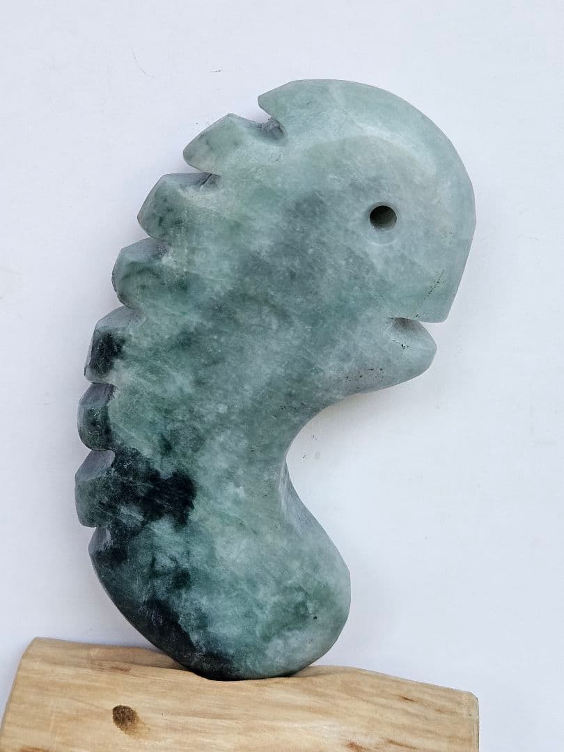 超特大 獣型 薙鎌 翡翠勾玉　　☆28,000円☆