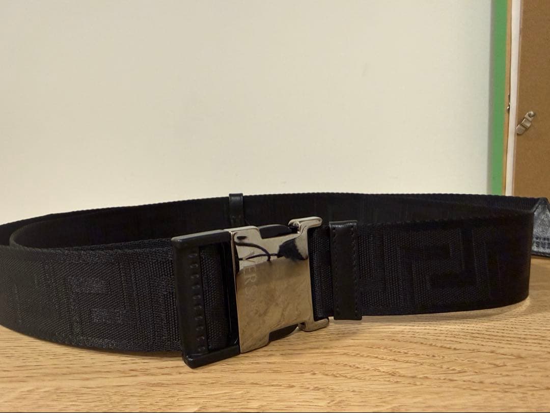 カ*ズ様 VERSACE ヴェルサーチ グレカ ナイロン ベルト