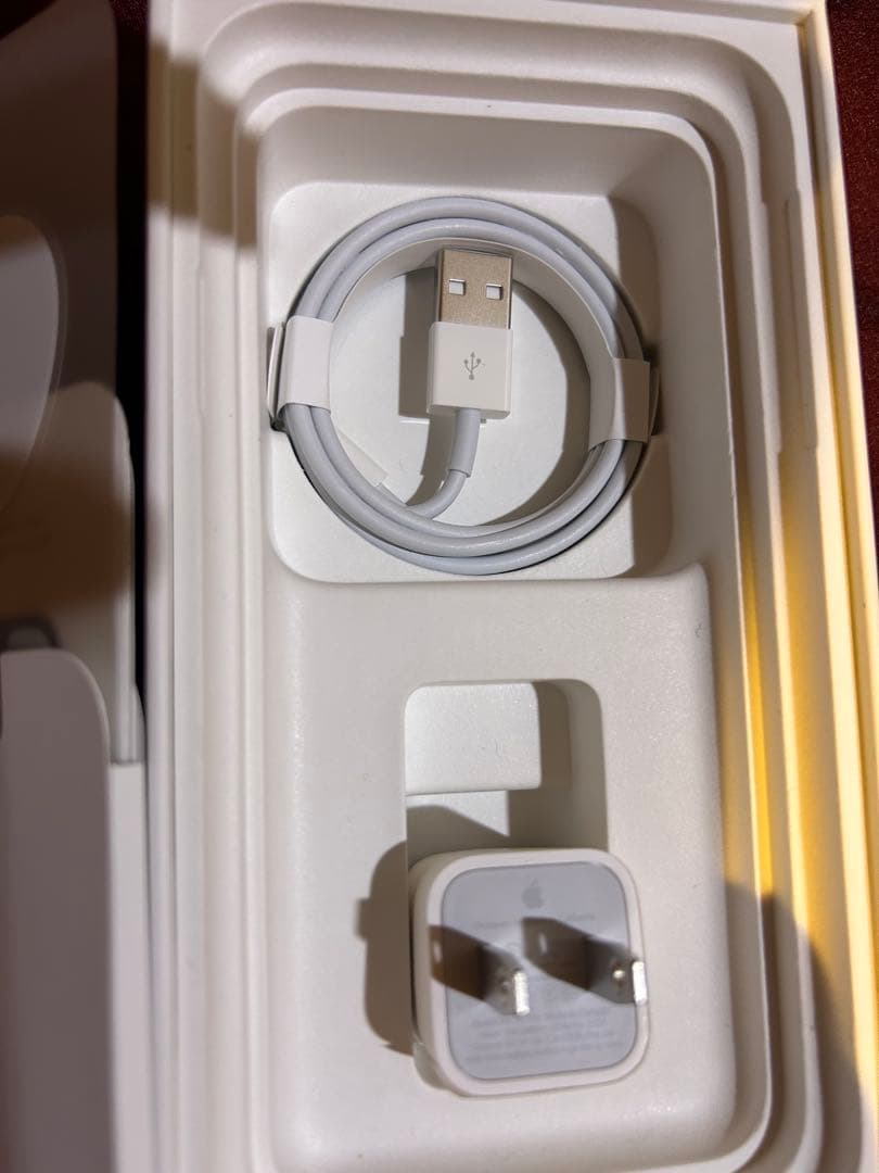 美品　iPhone11 64GB simフリー ホワイト　バッテリー98%