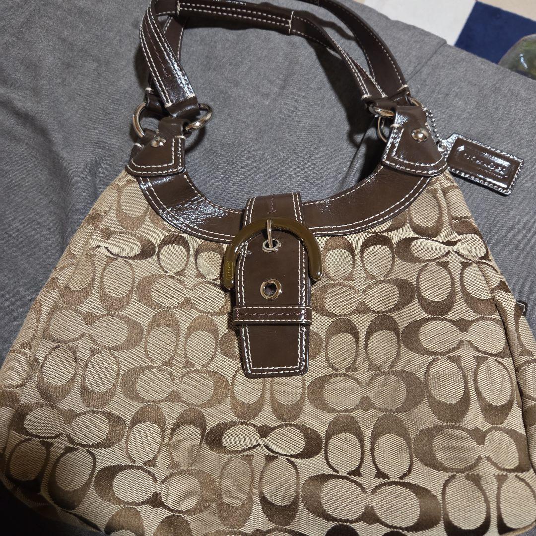 Coach ロゴ入りハンドバッグ ベージュ/ブラウン