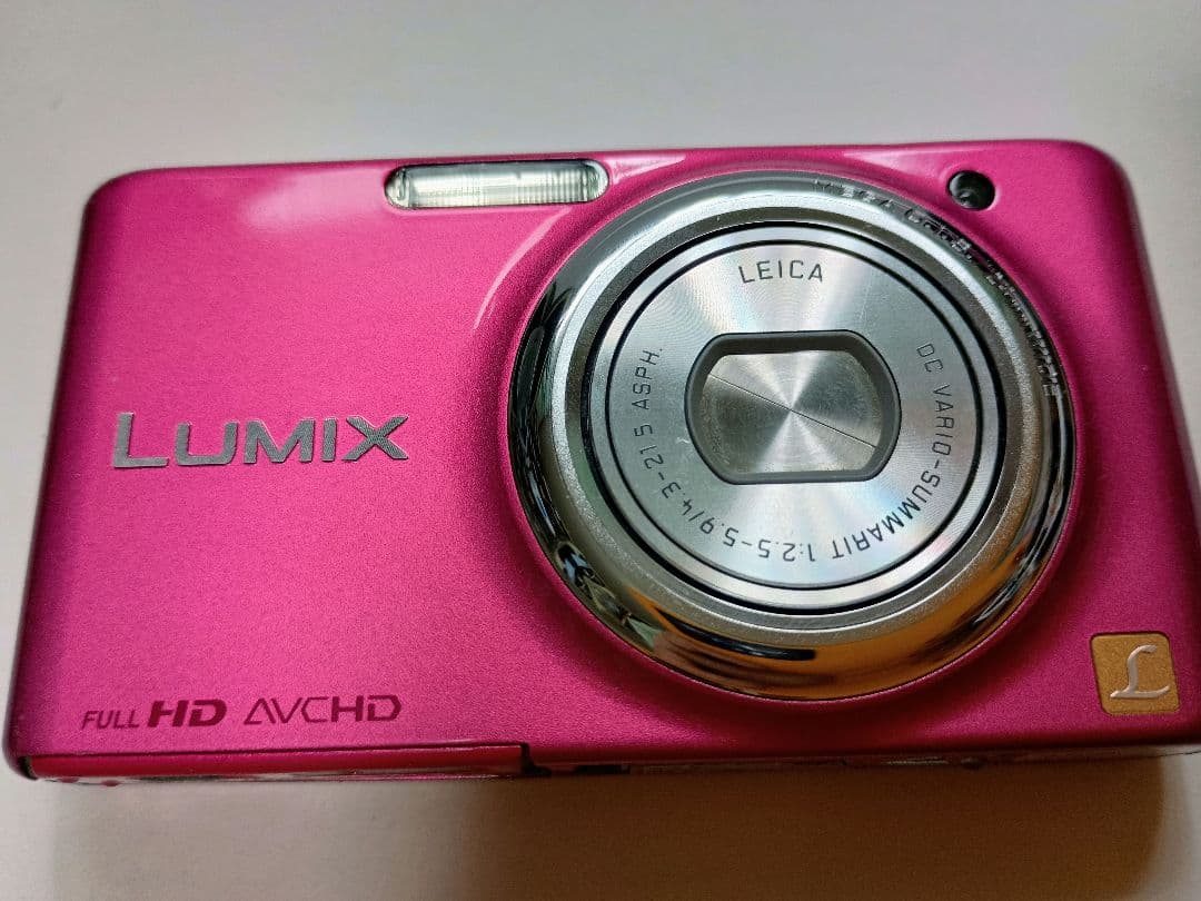 こんにちはさん専用　LUMIX デジタルカメラ　DMC-FX77