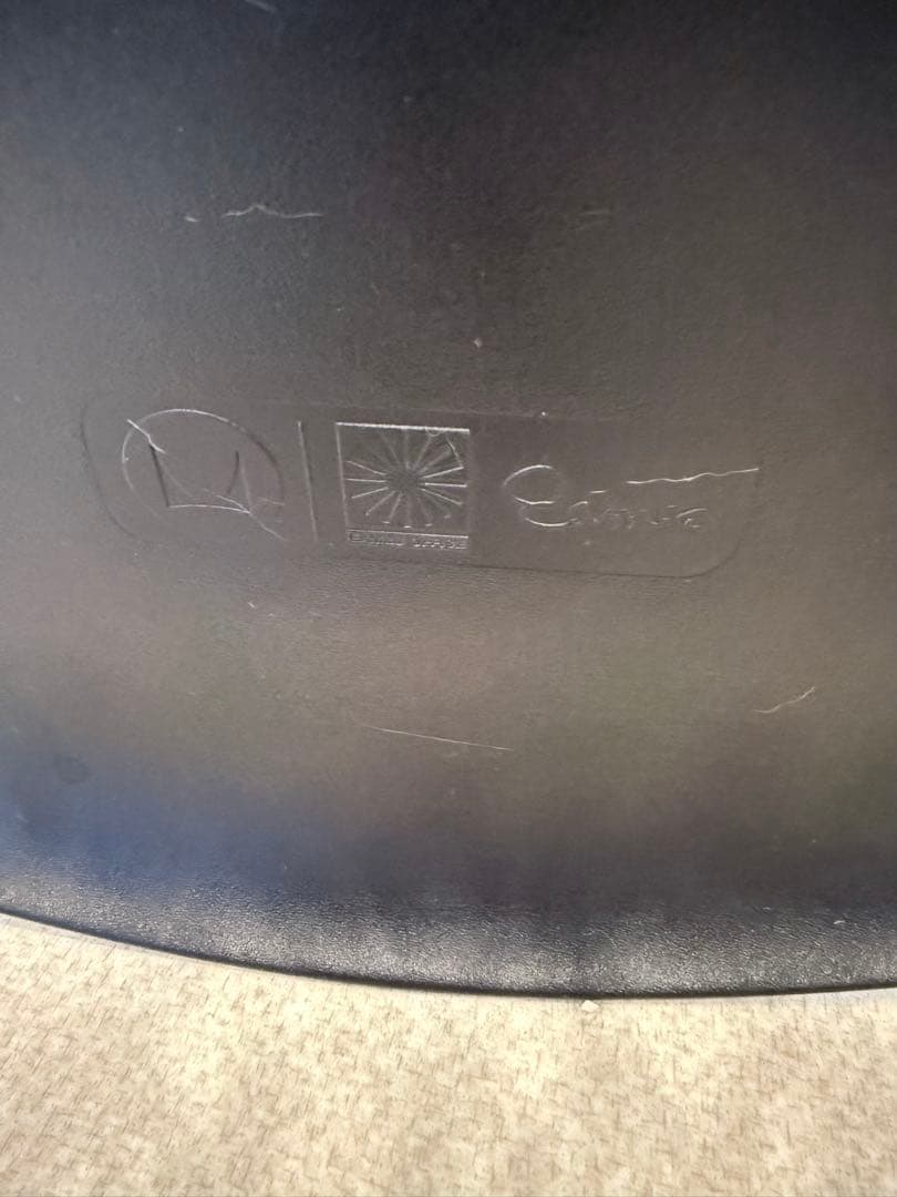 ま*様 イームズ　シェルチェア　ハーマンミラー黒　②