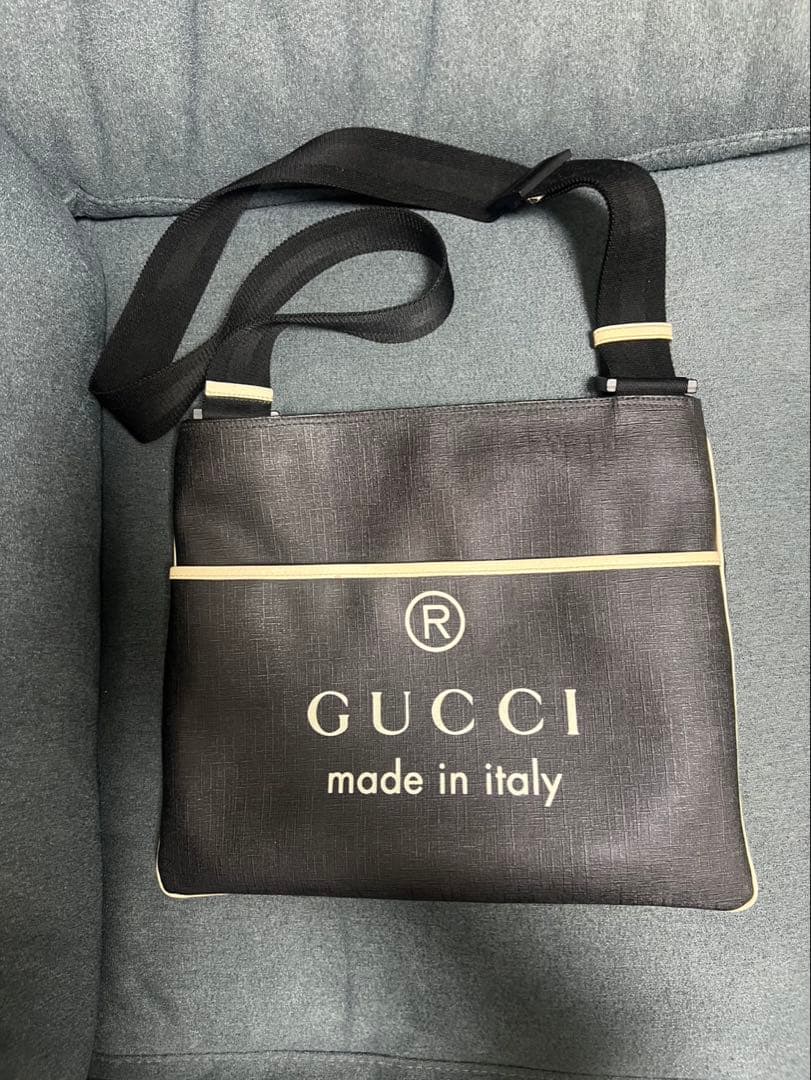 【値下げしました】GUCCI メッセンジャーバッグ ブラック ブラック