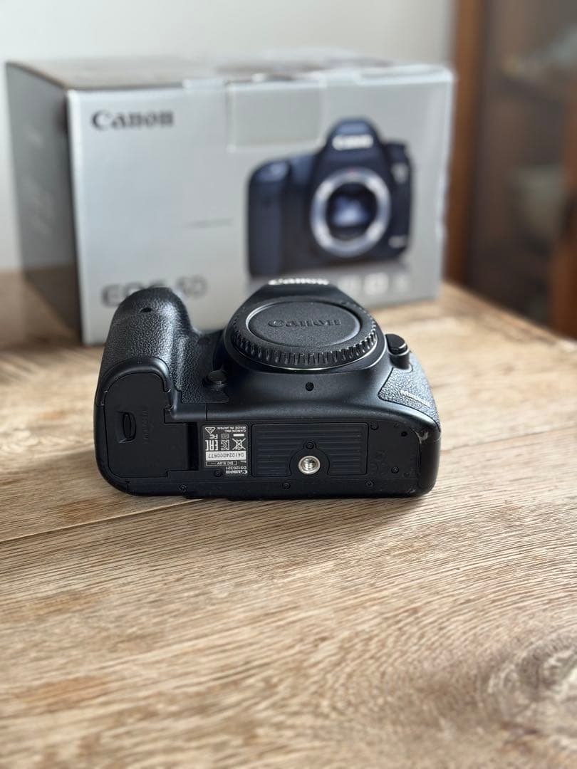 シャッターカウント12497回　Canon EOS 5D Mark Ⅲ