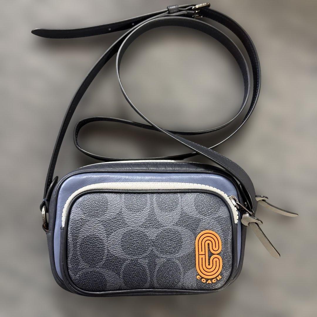 コーチ ショルダーバッグ Cパッチ 斜め掛け クロスボディ シグネチャー