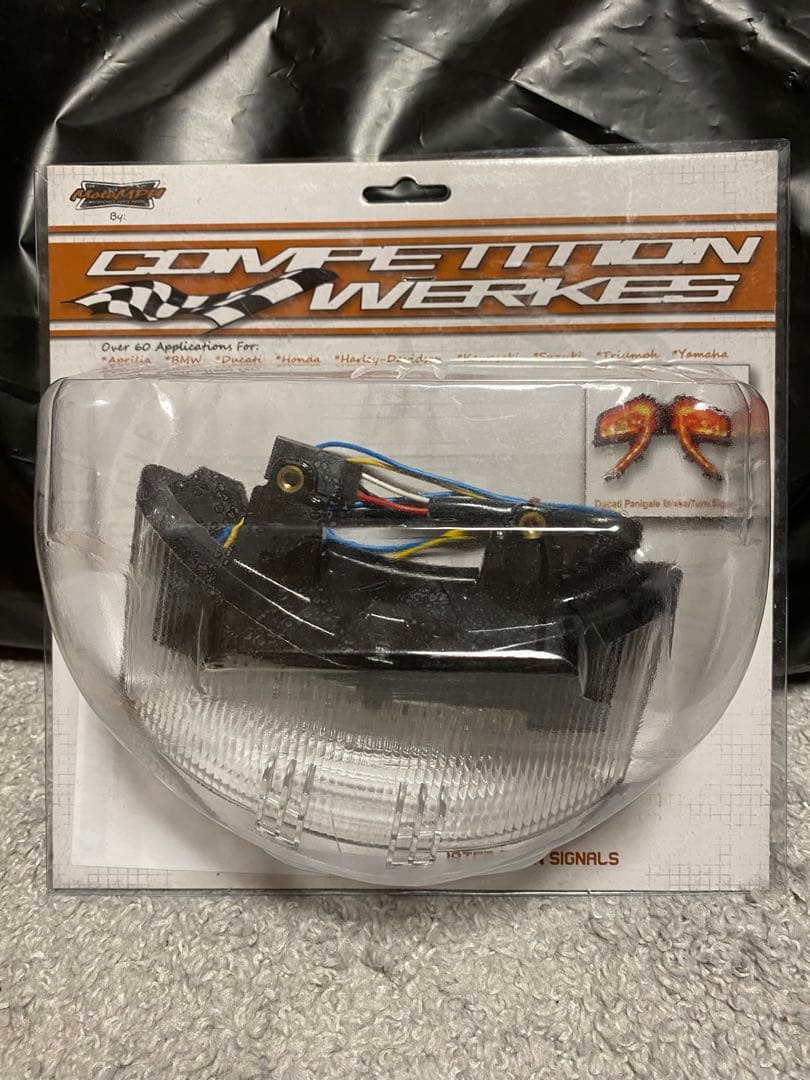 トライアンフ デイトナ675 moto MPH LEDテール　ウインカー内蔵