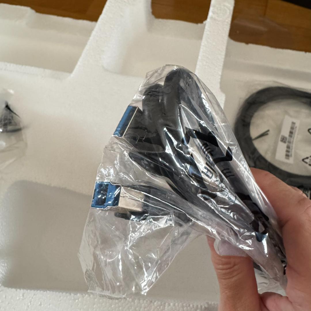 k*t様 ゲーミングモニター（ASUS TUF GAMING VG28U）