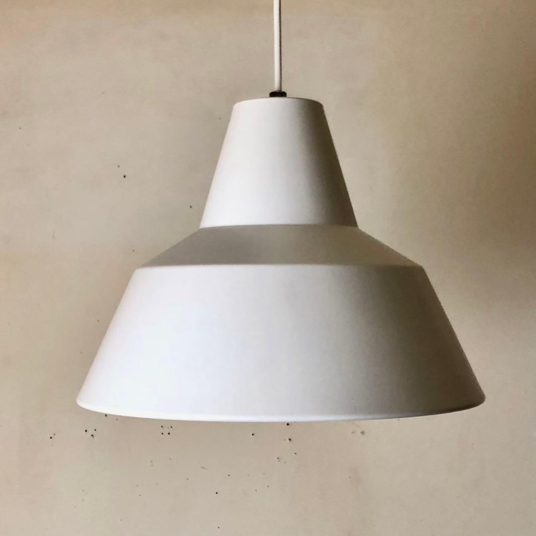 デンマーク　北欧ビンテージ　ミルキーホワイト　ペンダントランプ