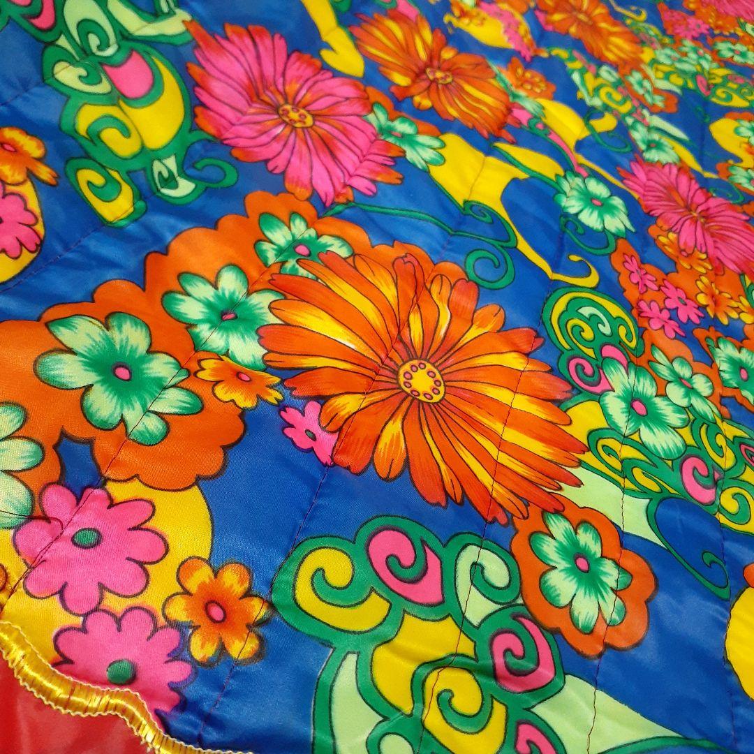 レア‼️ビンテージ　レトロポップ　花柄&蝶々　リバーシブル　こたつかけ　マット他