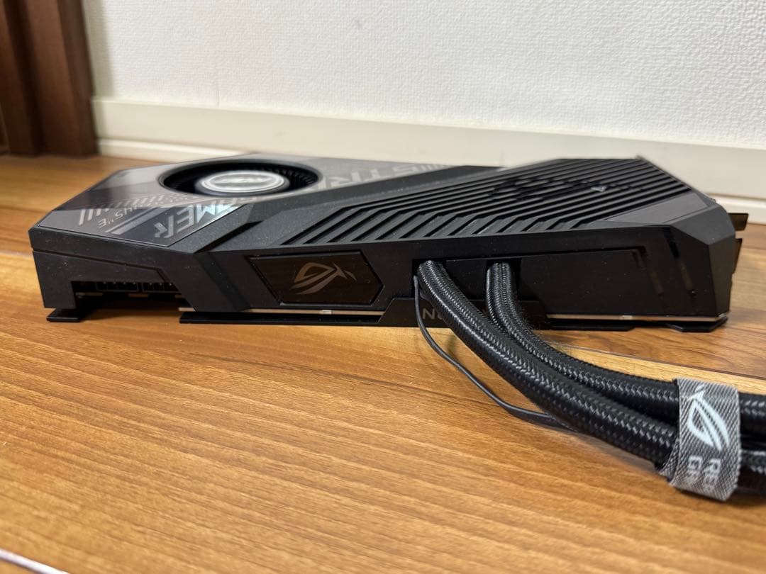 グラフィックボード・グラボ・ビデオカード ASUS ROG-STRIX-LC-RX6800XT-O16G-GAMING