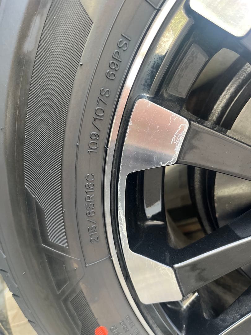 200系ハイエース用 16インチアルミホイール、タイヤ4本セット