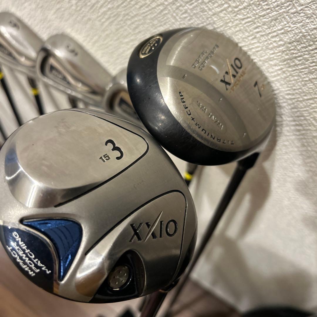 ゼクシオ4 メンズ R 13本　右利き　ゴルフクラブセット