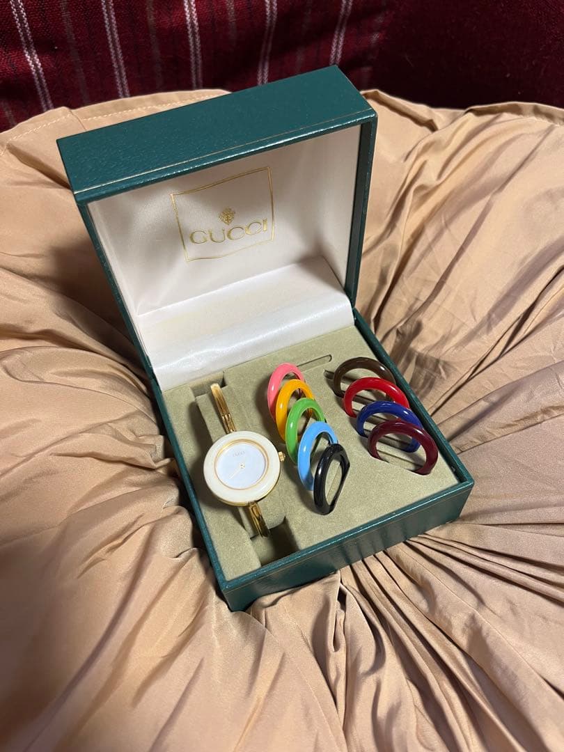 GUCCI 腕時計 ゴールド ベゼル グッチ