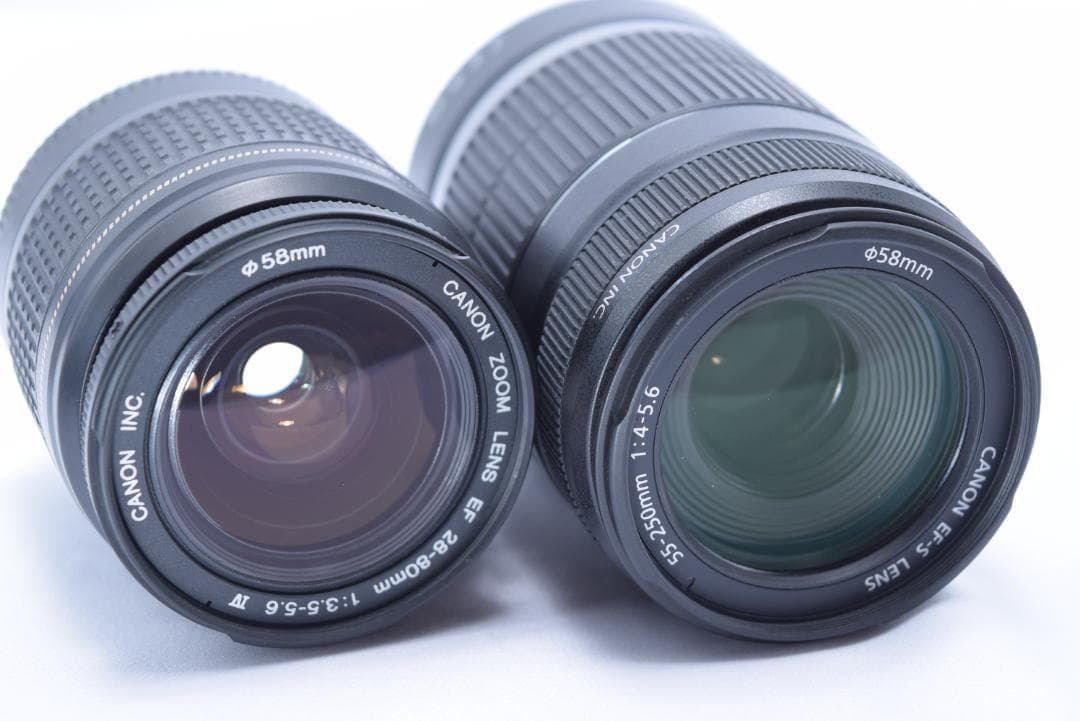 ✨綺麗なボディー✨　Canon EOS Kiss X70 デジタル一眼レフカメラ