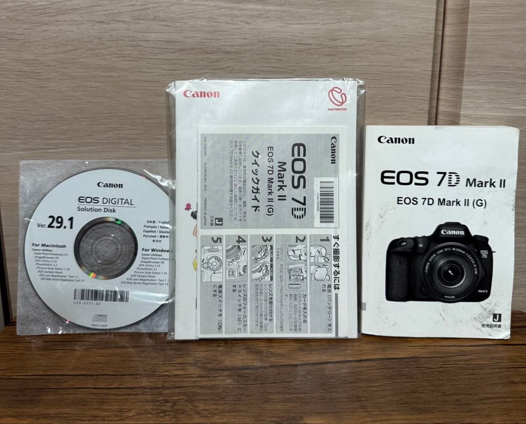 【美品】Canon EOS 7D Mark II 本体 バッテリーグリップ付き