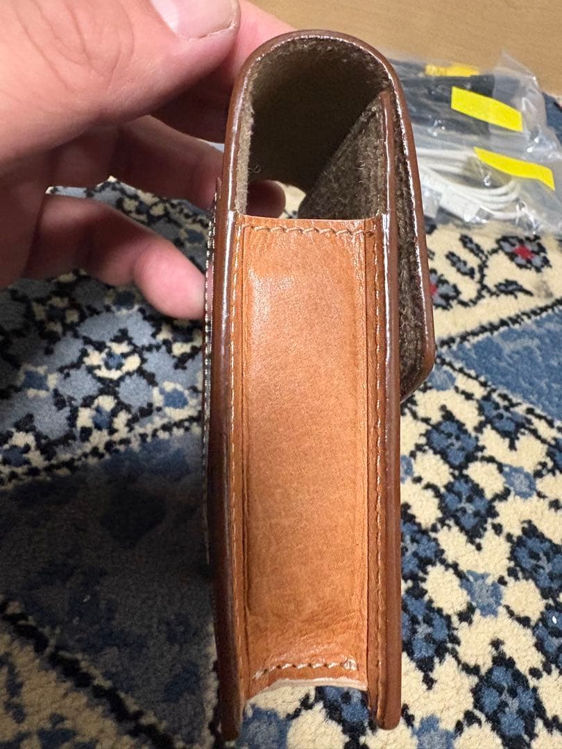 IXY DIGITAL 220 IS (純正レザーケース付)