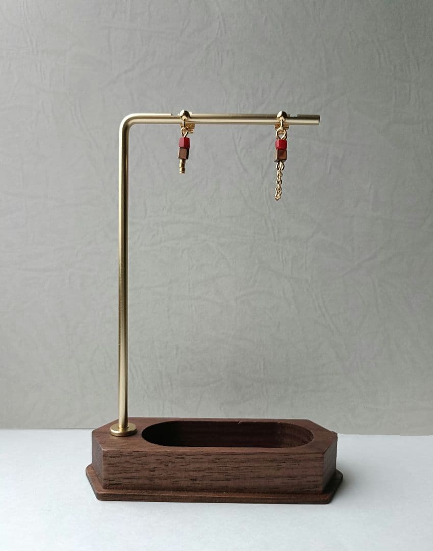 no.4289　レッドコーラル×ヘマタイト║ピアス/イヤリング║ステンレスピアス