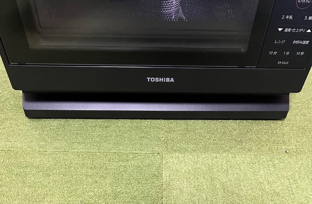 未使用近い TOSHIBA 2022年製 電子レンジ ER-XS23(K)